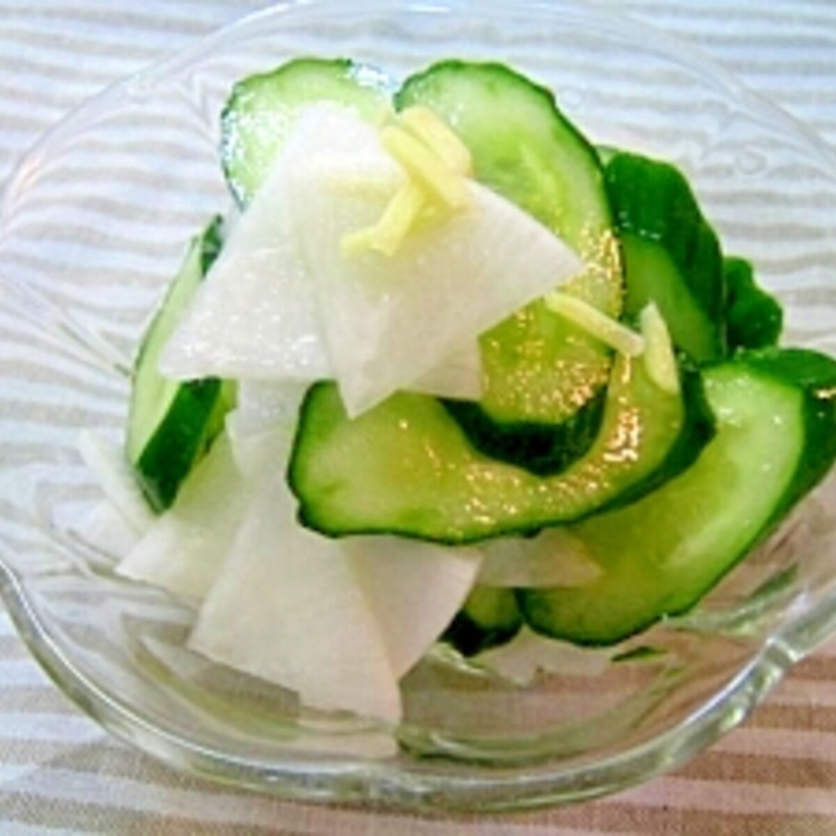 キュウリと大根のピリッと浅漬け レシピ 作り方 By ミルク白うさぎ 楽天レシピ キュウリと大根のピリッと浅漬け レシピ 作り方 By ミルク白うさぎ 楽天レシピ